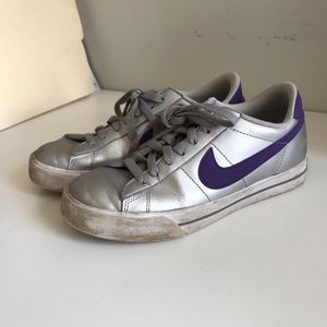 NIKE SNEAKERS